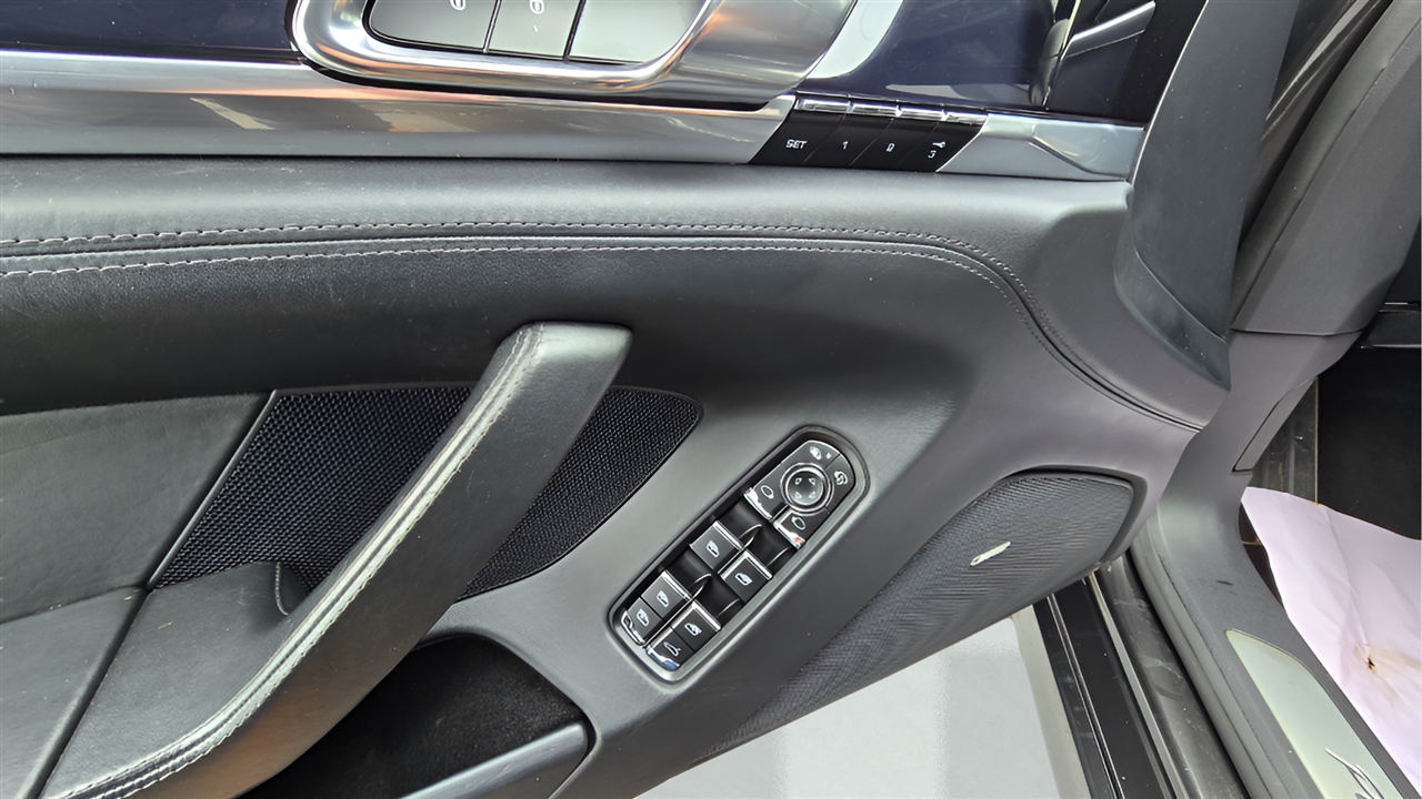 Porsche Panamera 4S Executive 2014