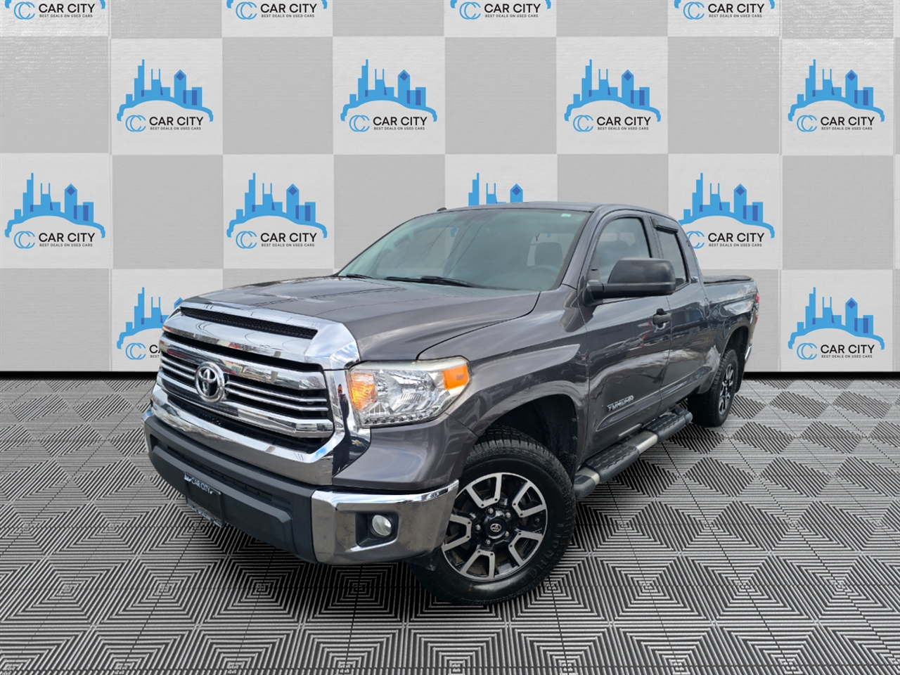 Toyota Tundra SR5 4.6L V8 Double Cab 4WD 2016