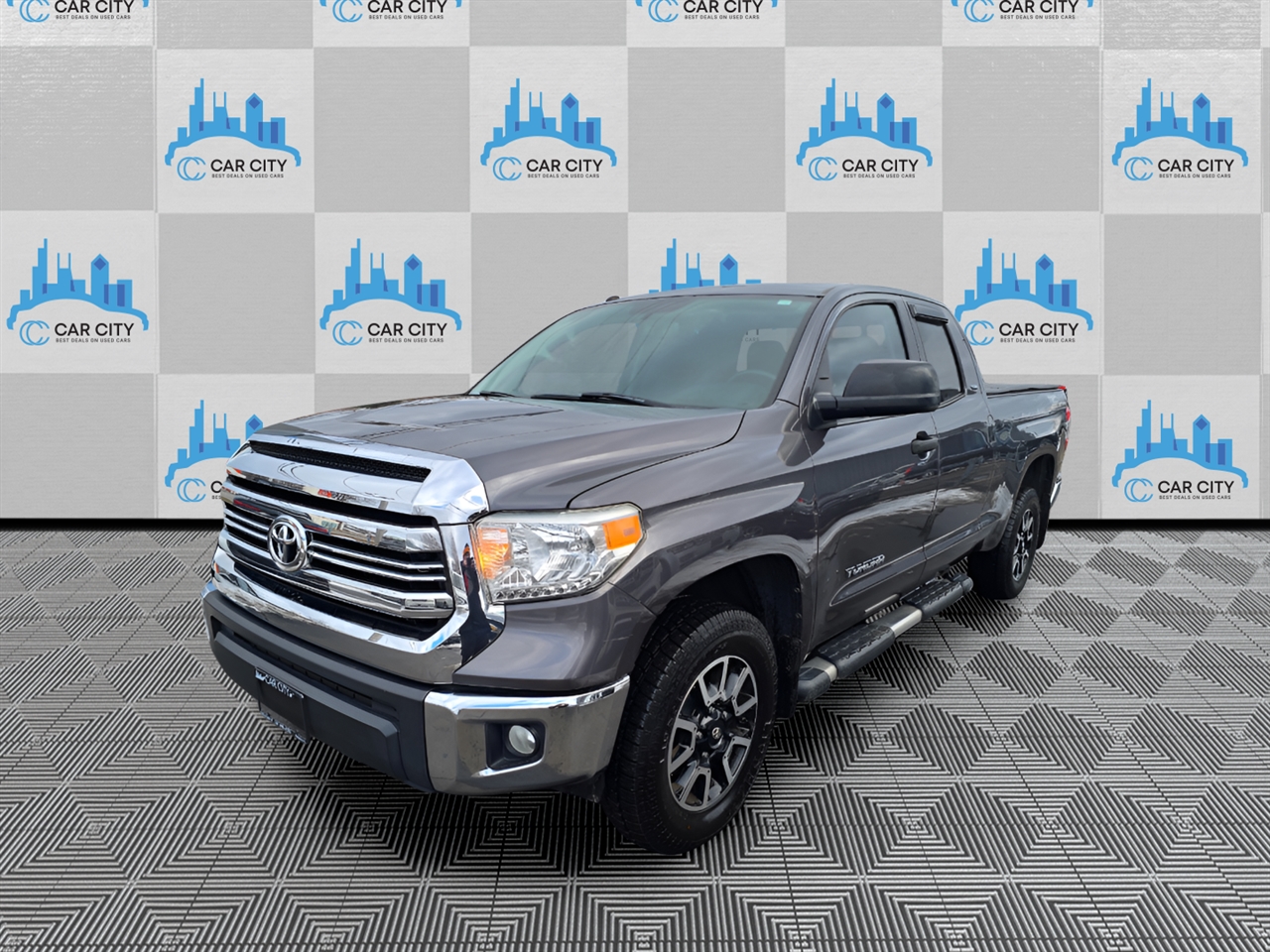 Toyota Tundra SR5 4.6L V8 Double Cab 4WD 2016