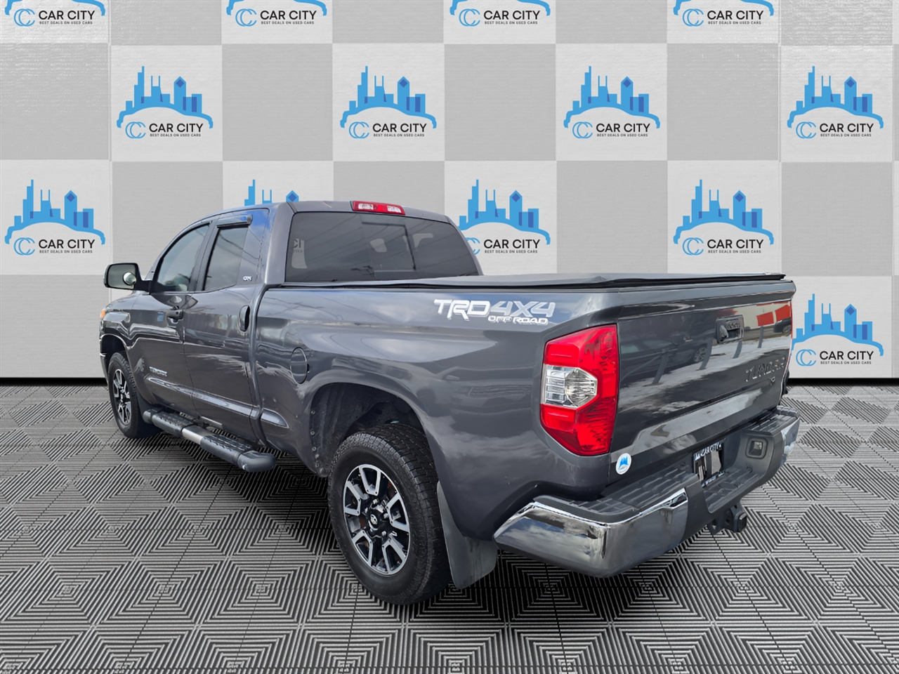 Toyota Tundra SR5 4.6L V8 Double Cab 4WD 2016