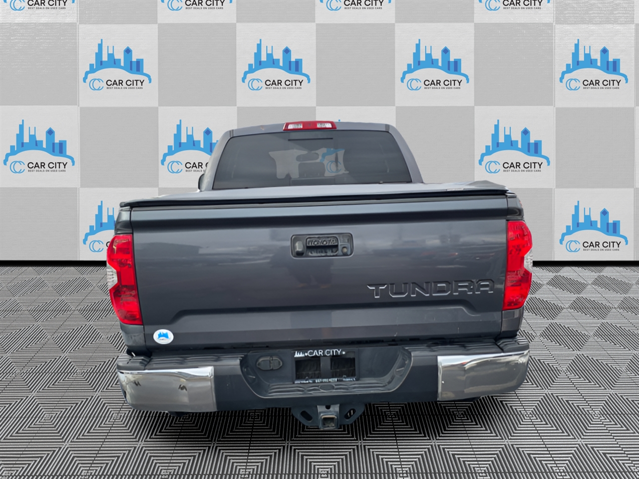 Toyota Tundra SR5 4.6L V8 Double Cab 4WD 2016