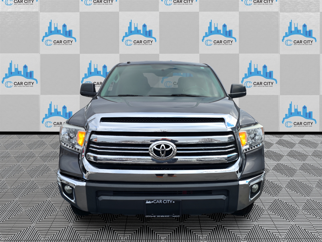 Toyota Tundra SR5 4.6L V8 Double Cab 4WD 2016