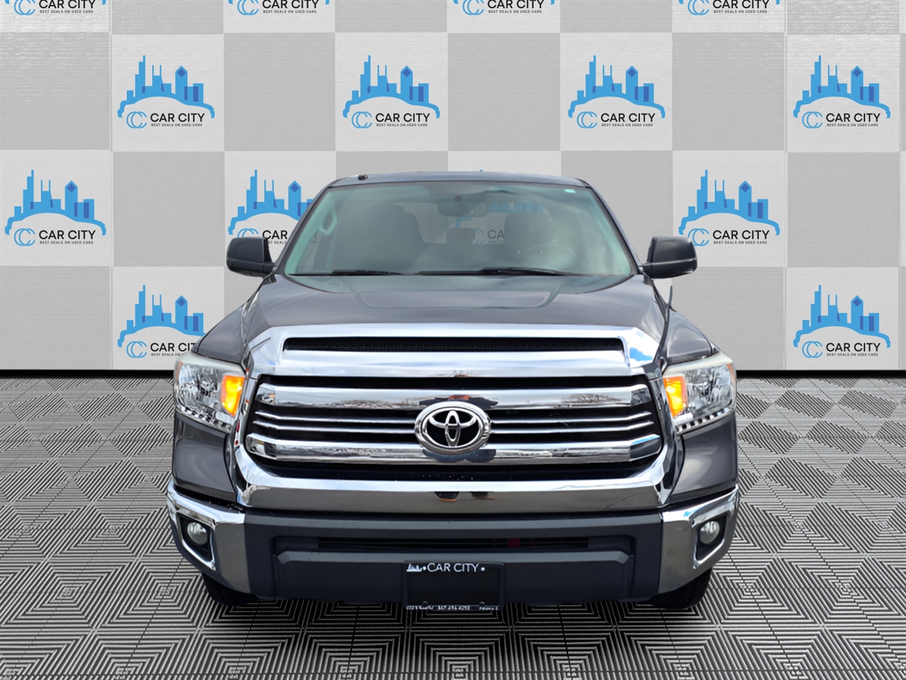 Toyota Tundra SR5 4.6L V8 Double Cab 4WD 2016