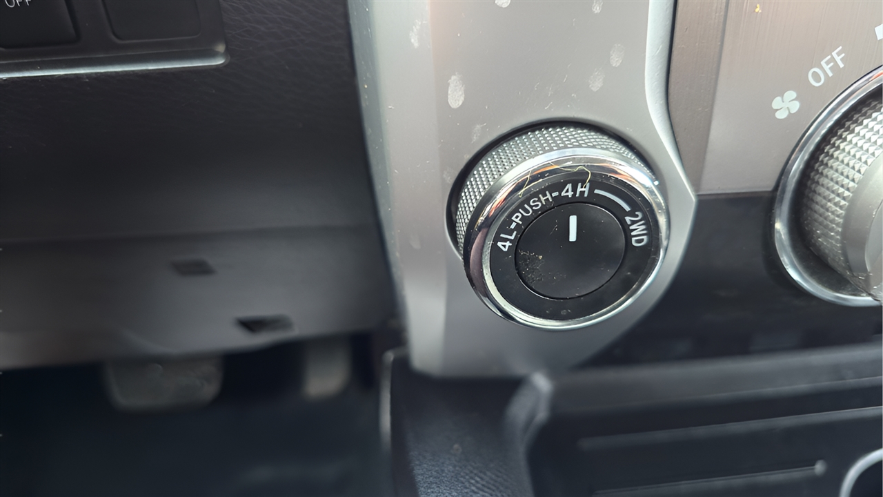 Toyota Tundra SR5 4.6L V8 Double Cab 4WD 2016