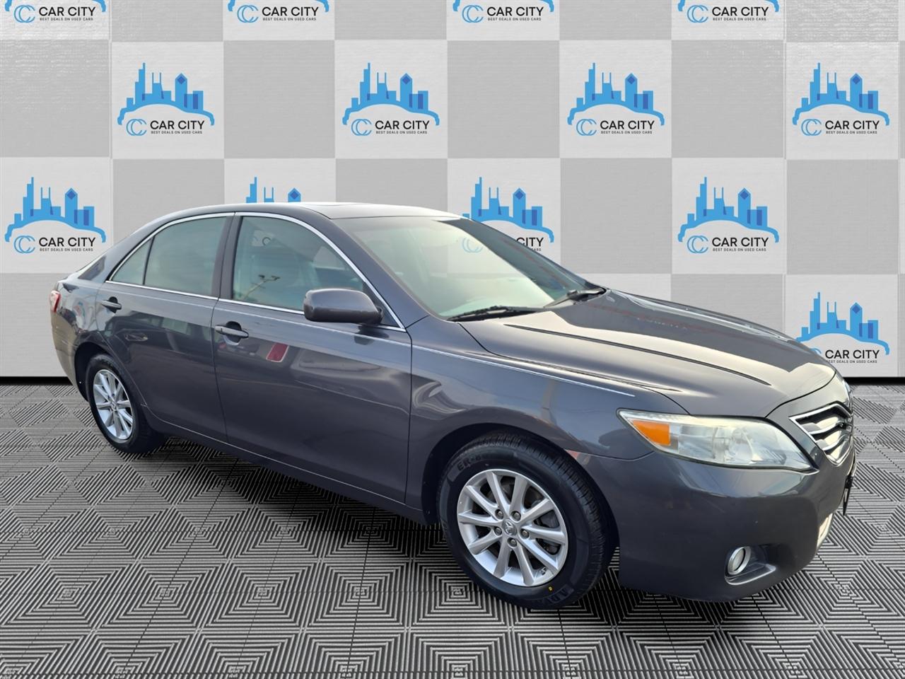 Toyota Camry XLE V6 6-Spd AT 2011