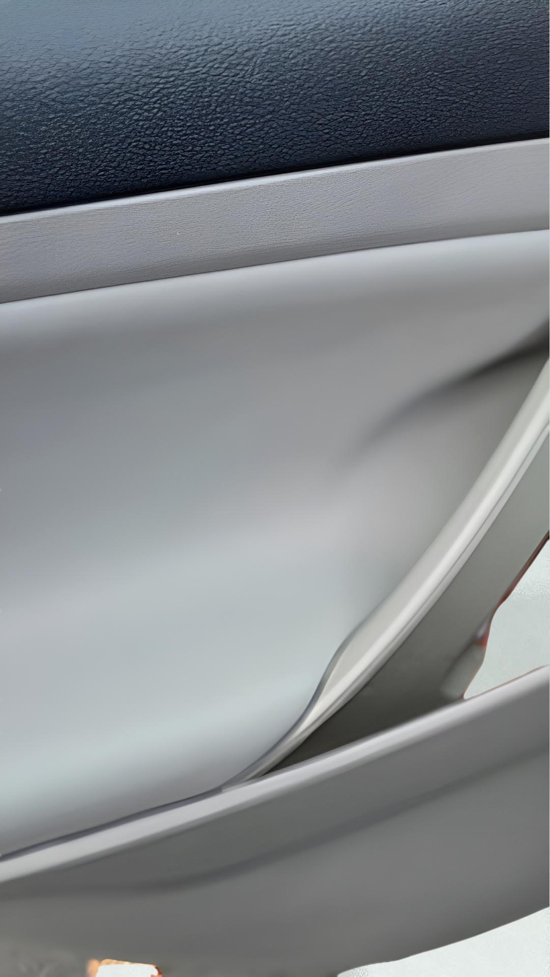 Toyota Camry XLE V6 6-Spd AT 2011