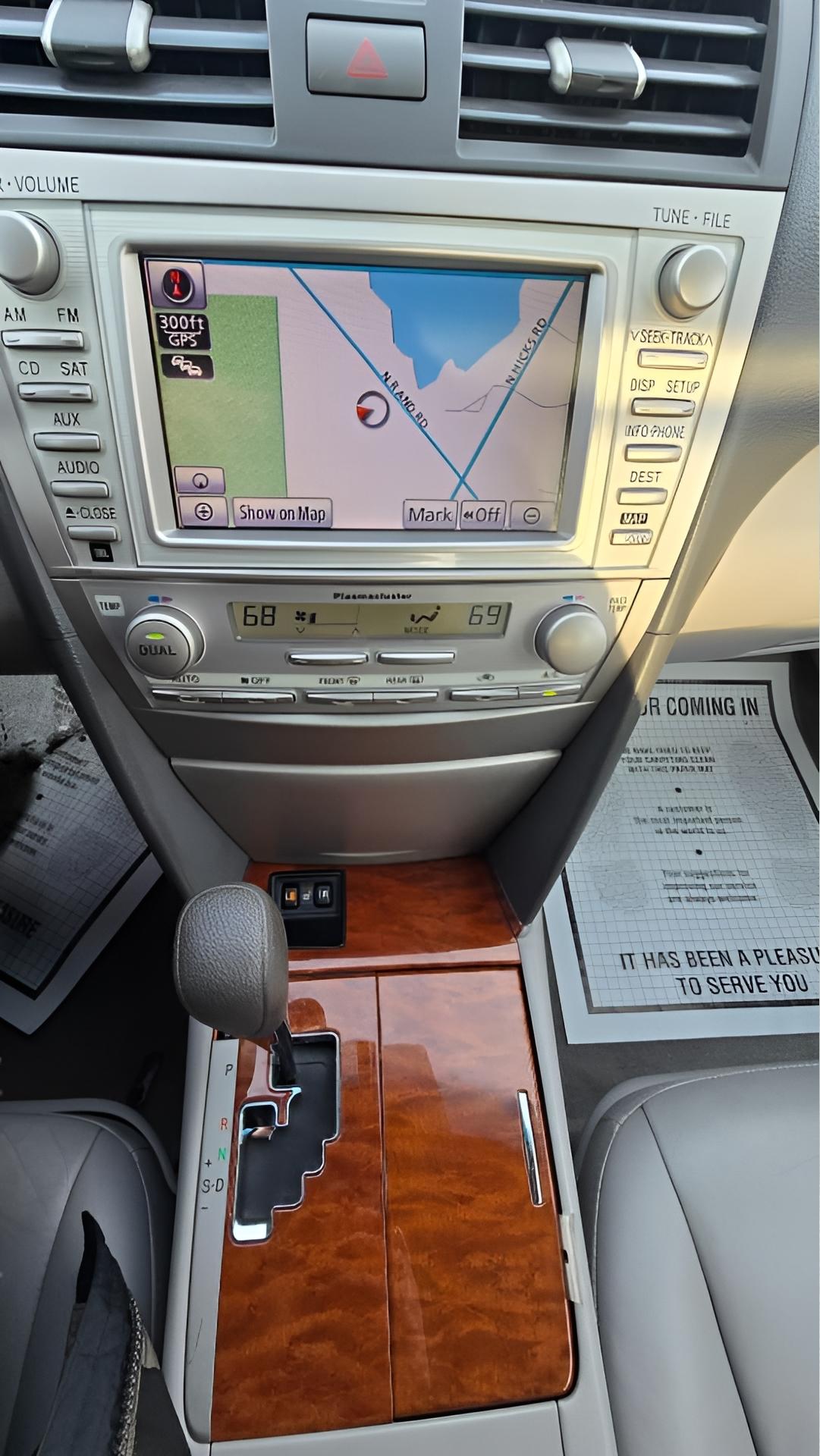 Toyota Camry XLE V6 6-Spd AT 2011