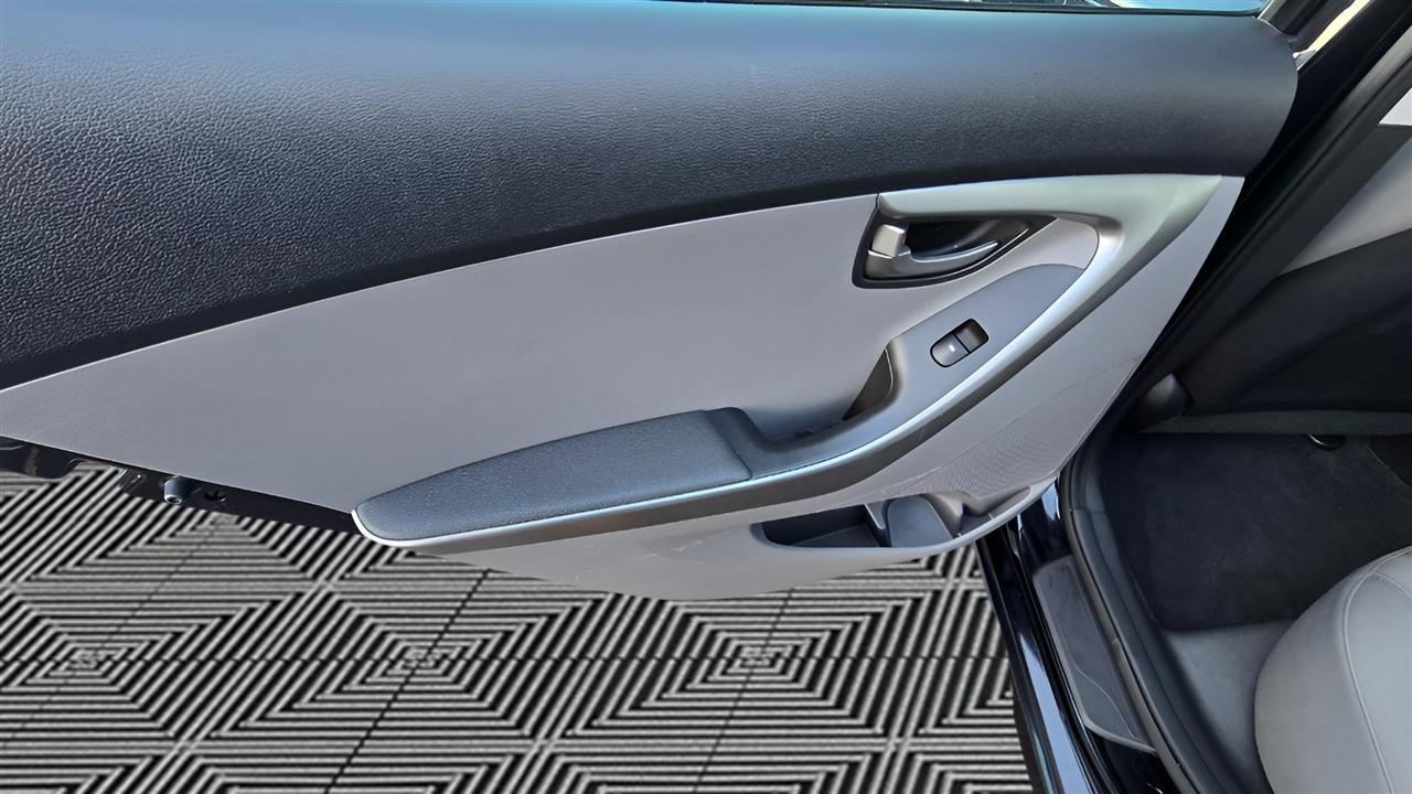 Hyundai Elantra Limited 2013