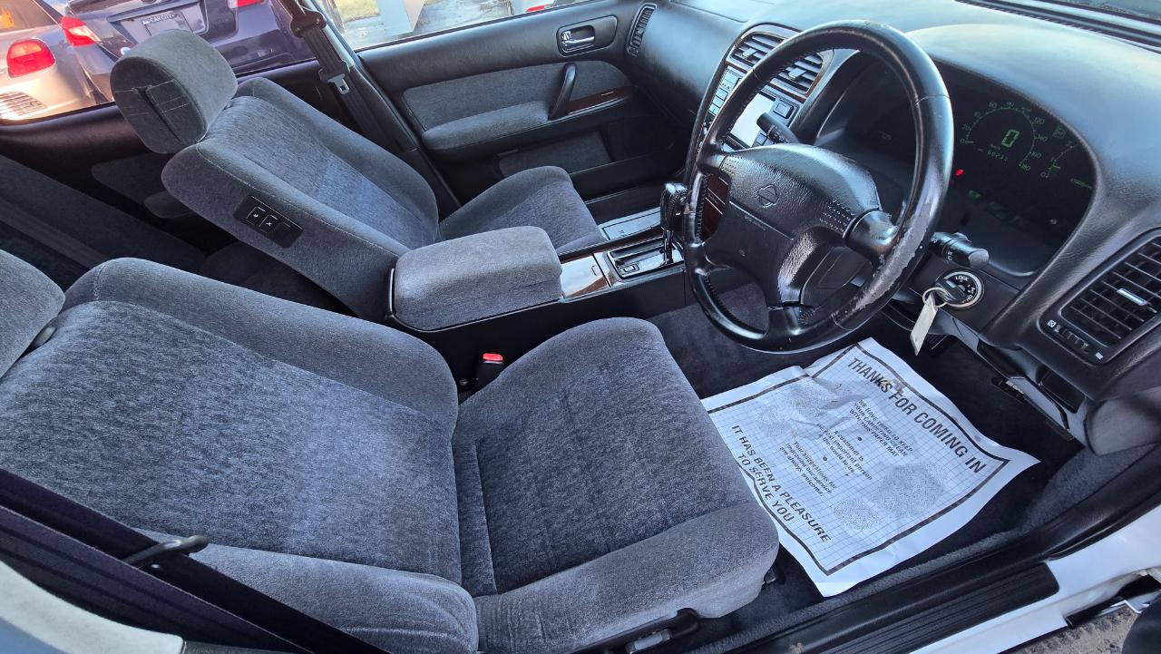 Nissan Gloria  1996