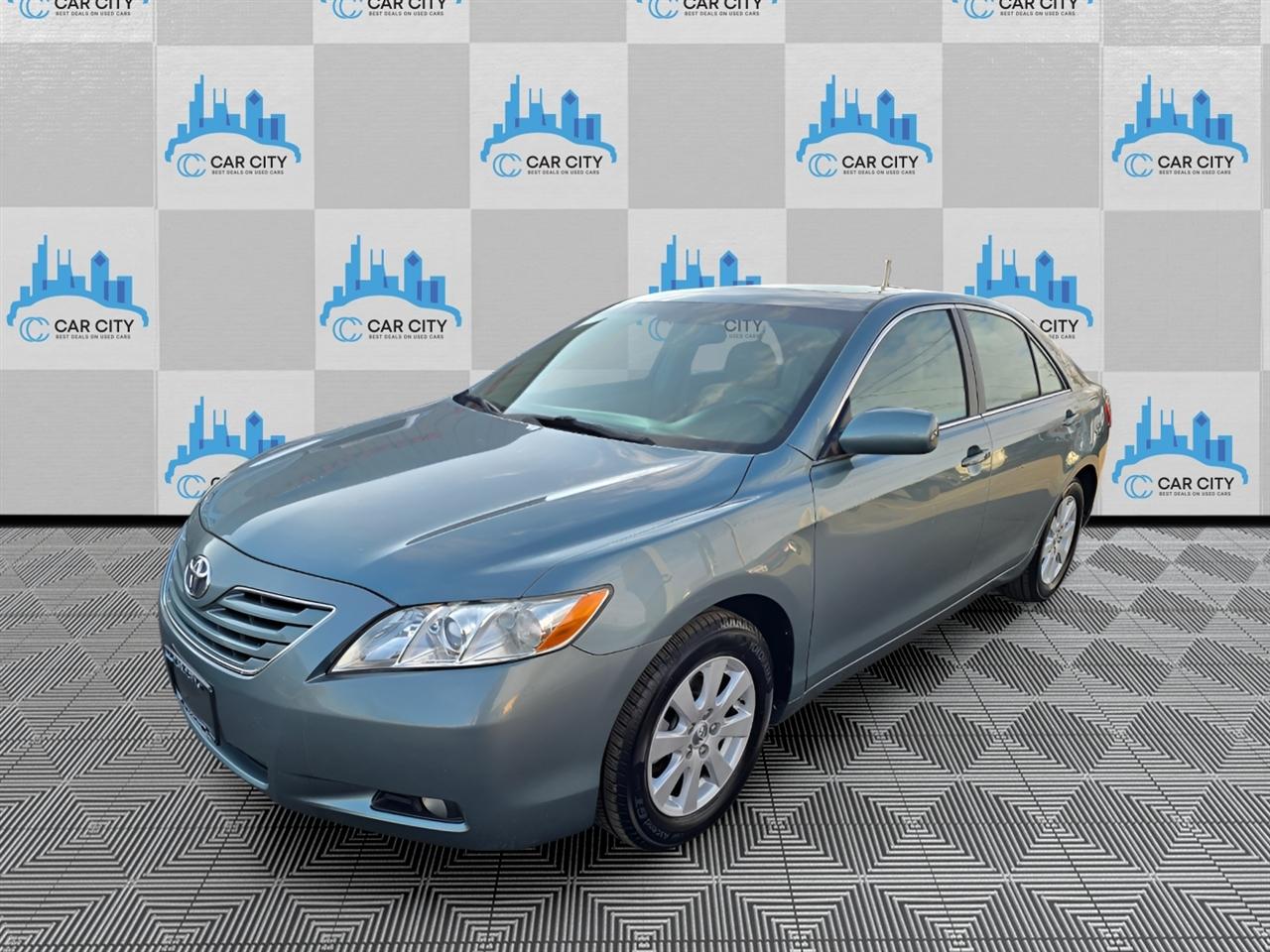 Toyota Camry XLE V6 6-Spd AT 2009