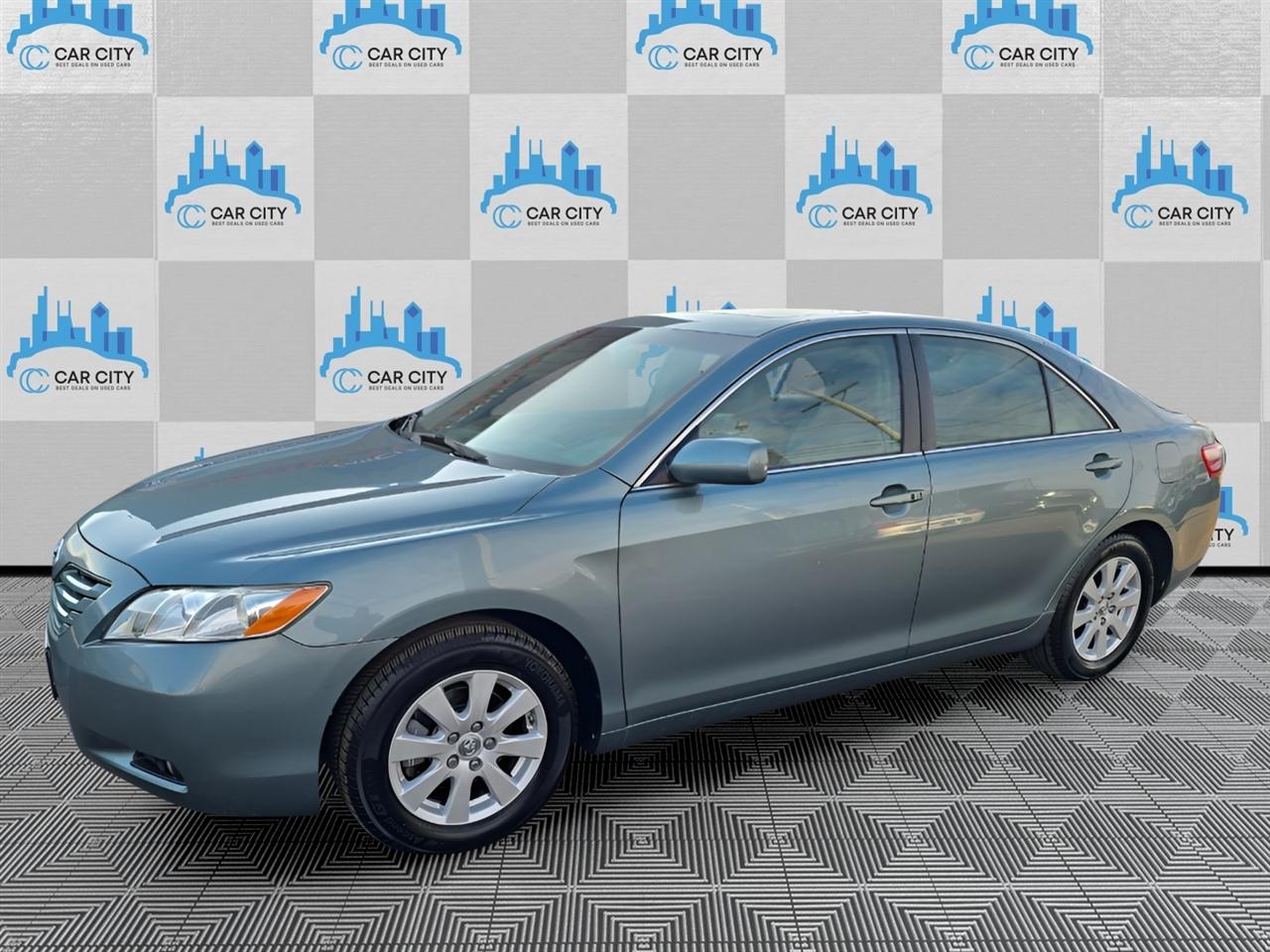 Toyota Camry XLE V6 6-Spd AT 2009