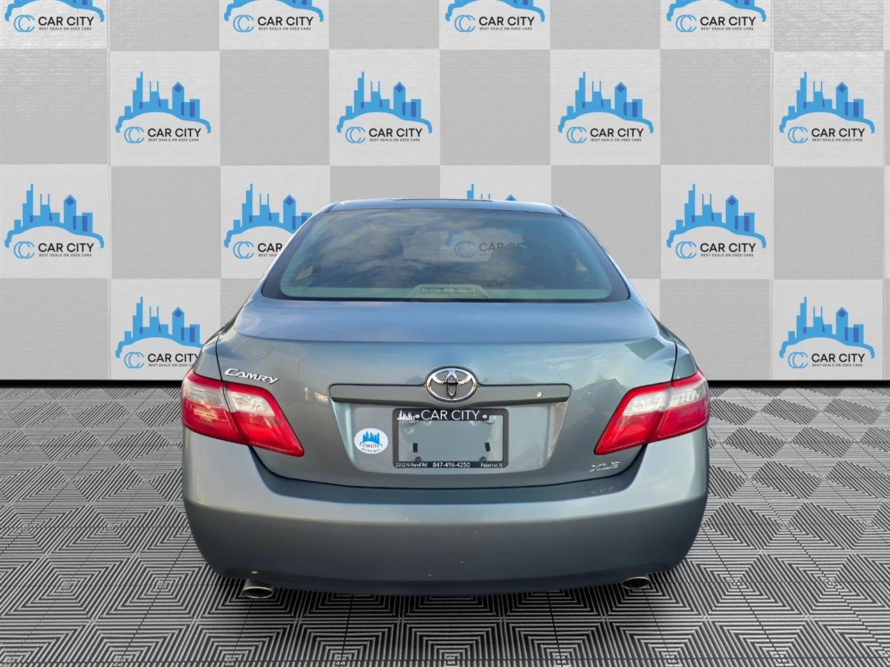 Toyota Camry XLE V6 6-Spd AT 2009