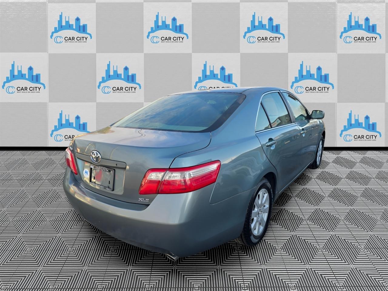 Toyota Camry XLE V6 6-Spd AT 2009