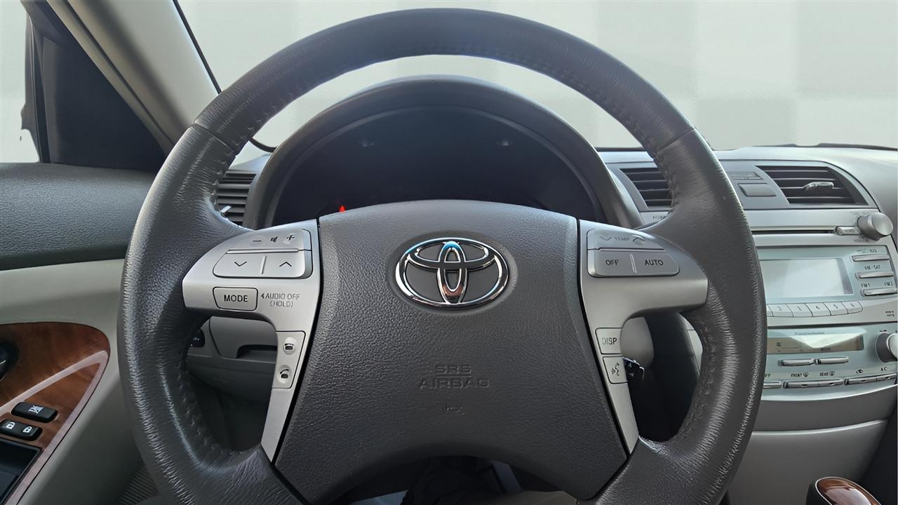 Toyota Camry XLE V6 6-Spd AT 2009