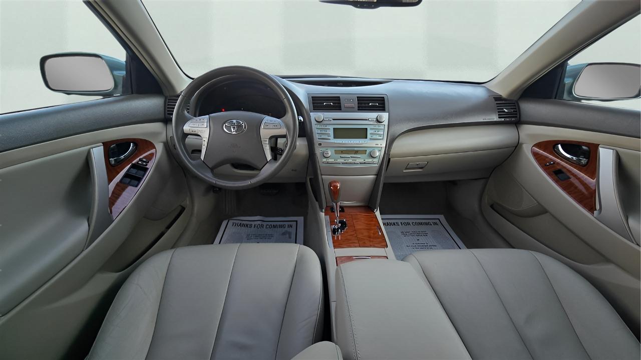 Toyota Camry XLE V6 6-Spd AT 2009