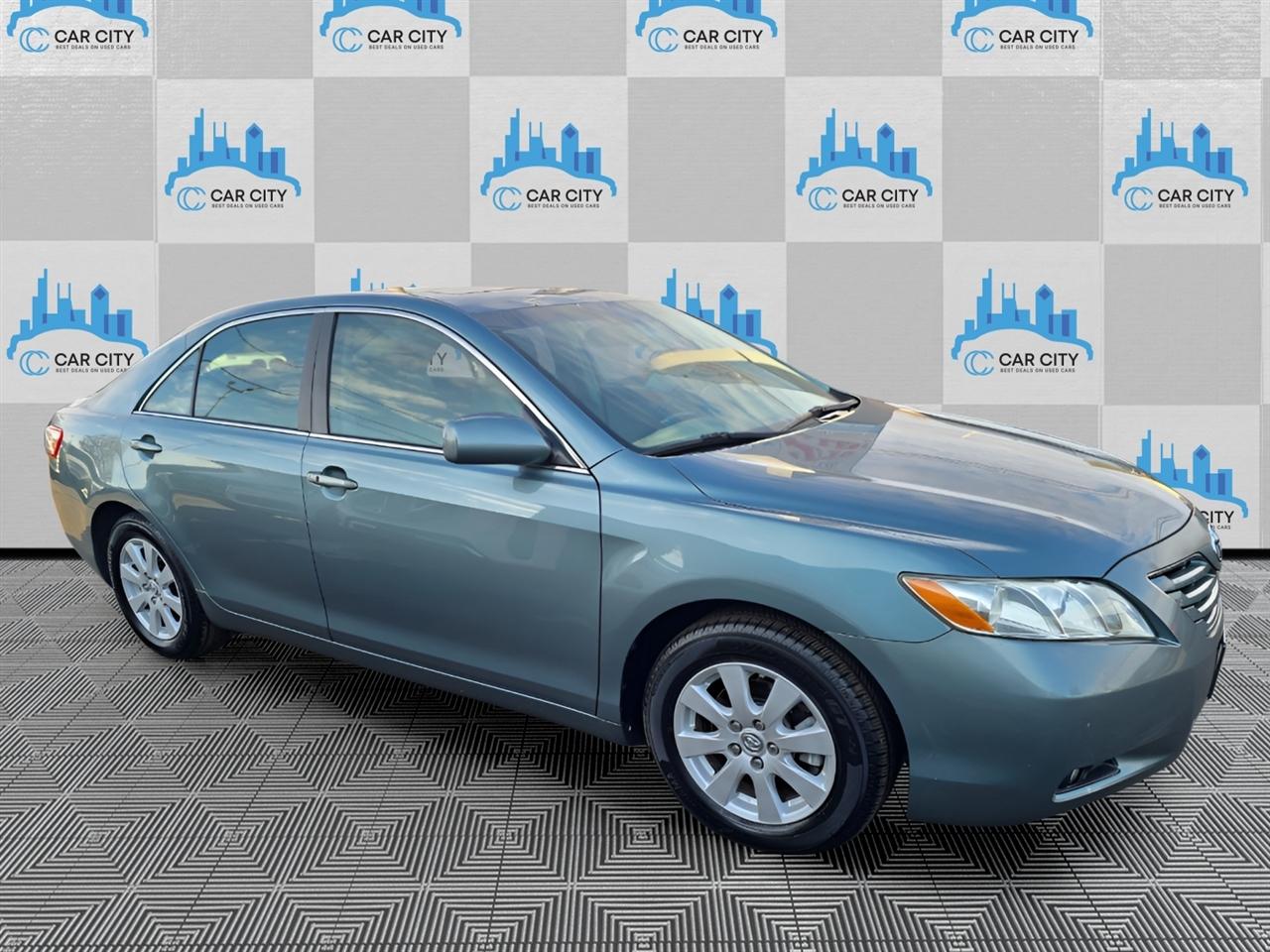 Toyota Camry XLE V6 6-Spd AT 2009