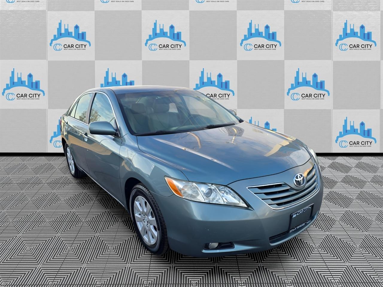 Toyota Camry XLE V6 6-Spd AT 2009