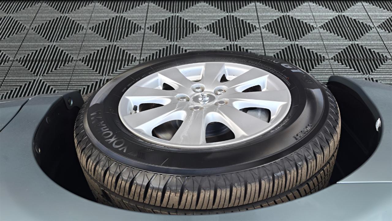 Toyota Camry XLE V6 6-Spd AT 2009