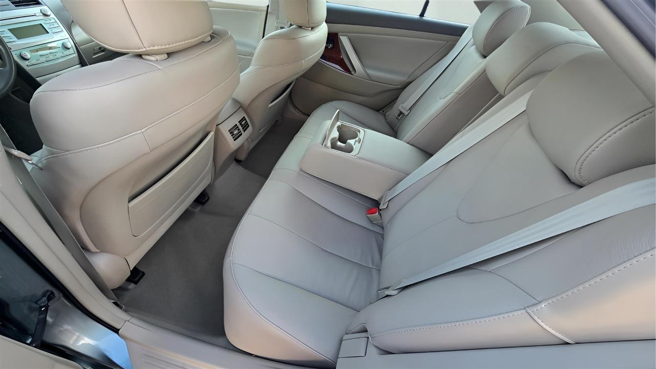 Toyota Camry XLE V6 6-Spd AT 2009