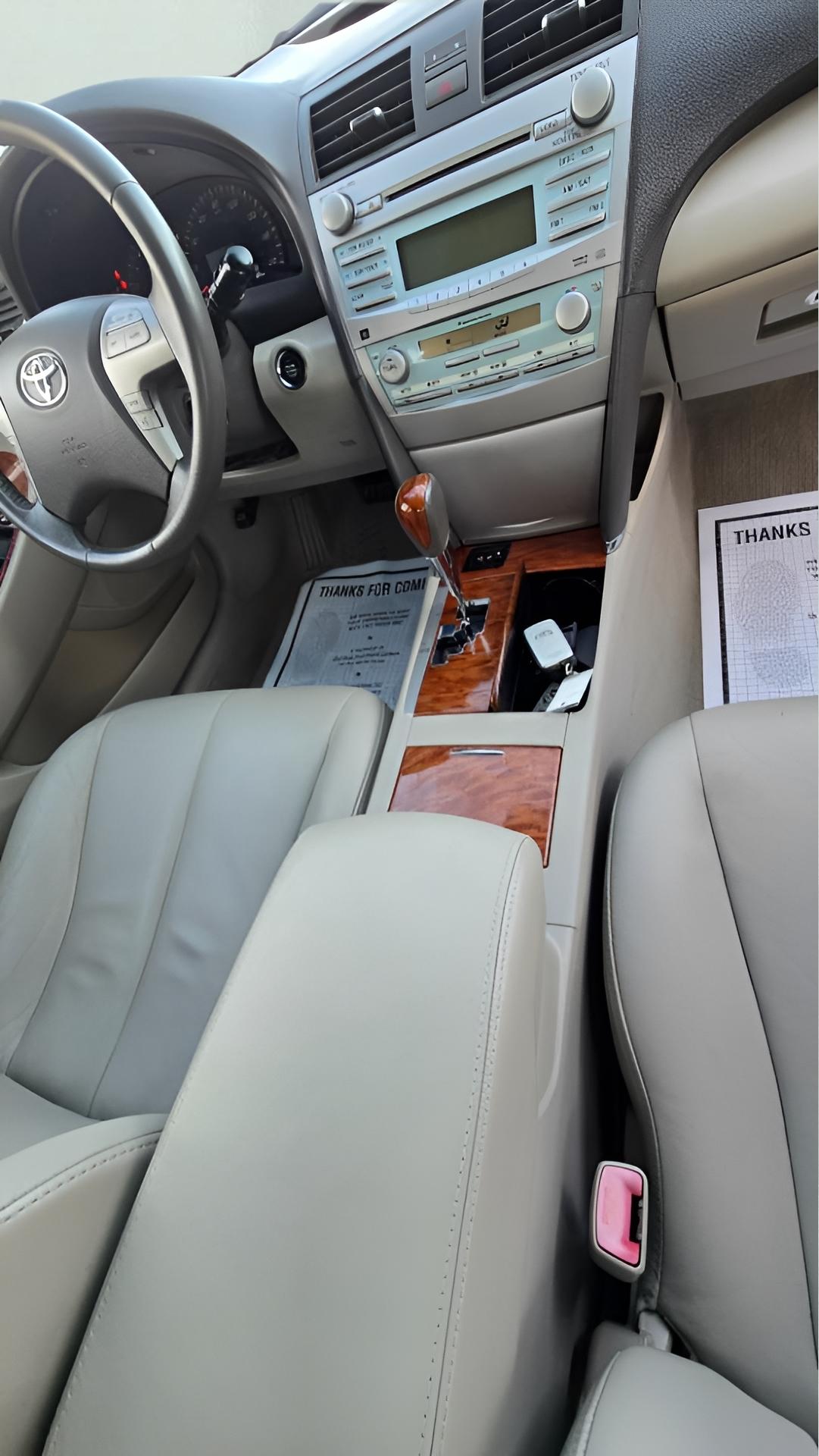 Toyota Camry XLE V6 6-Spd AT 2009