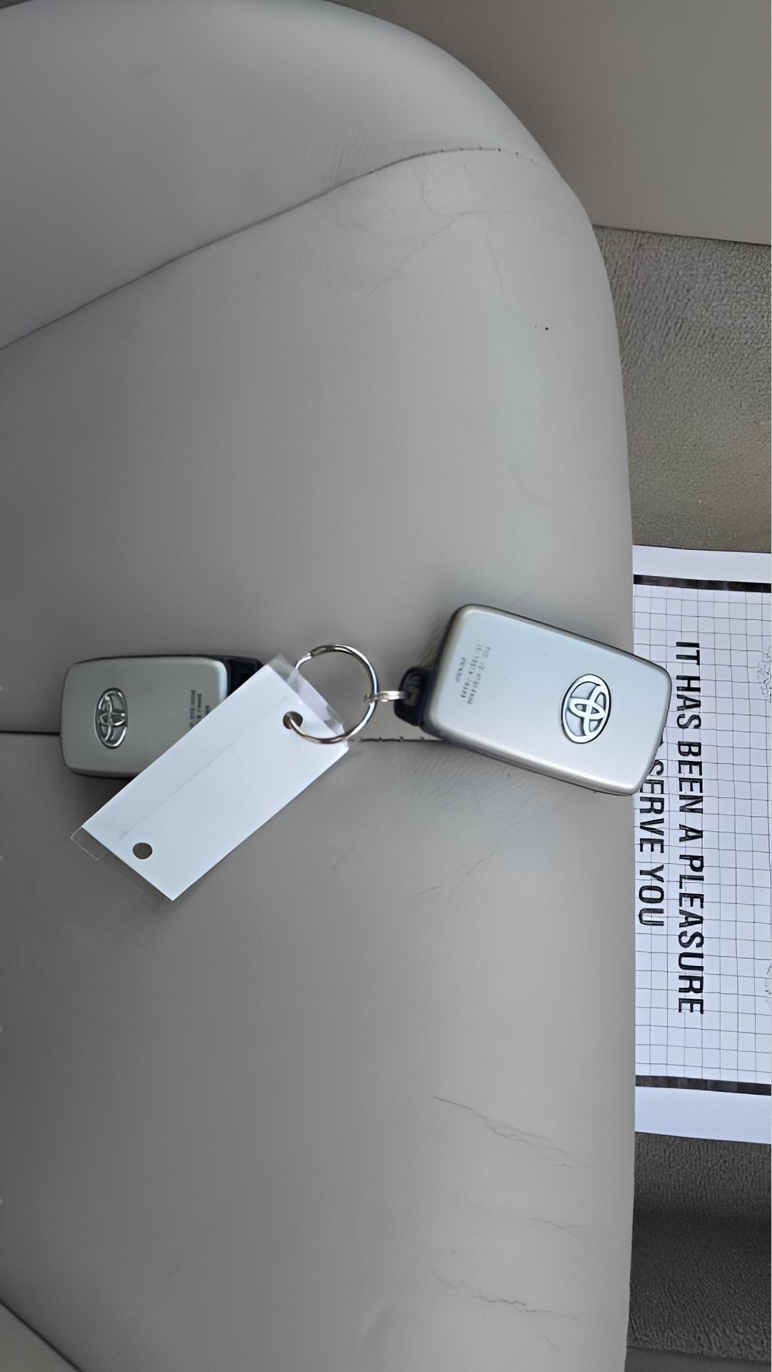 Toyota Camry XLE V6 6-Spd AT 2009