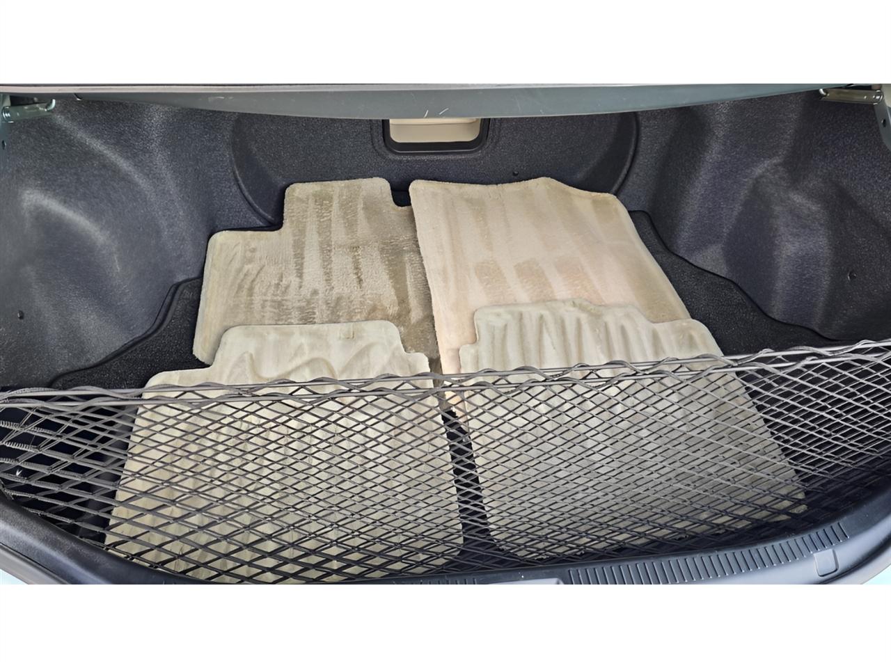 Toyota Camry XLE V6 6-Spd AT 2009