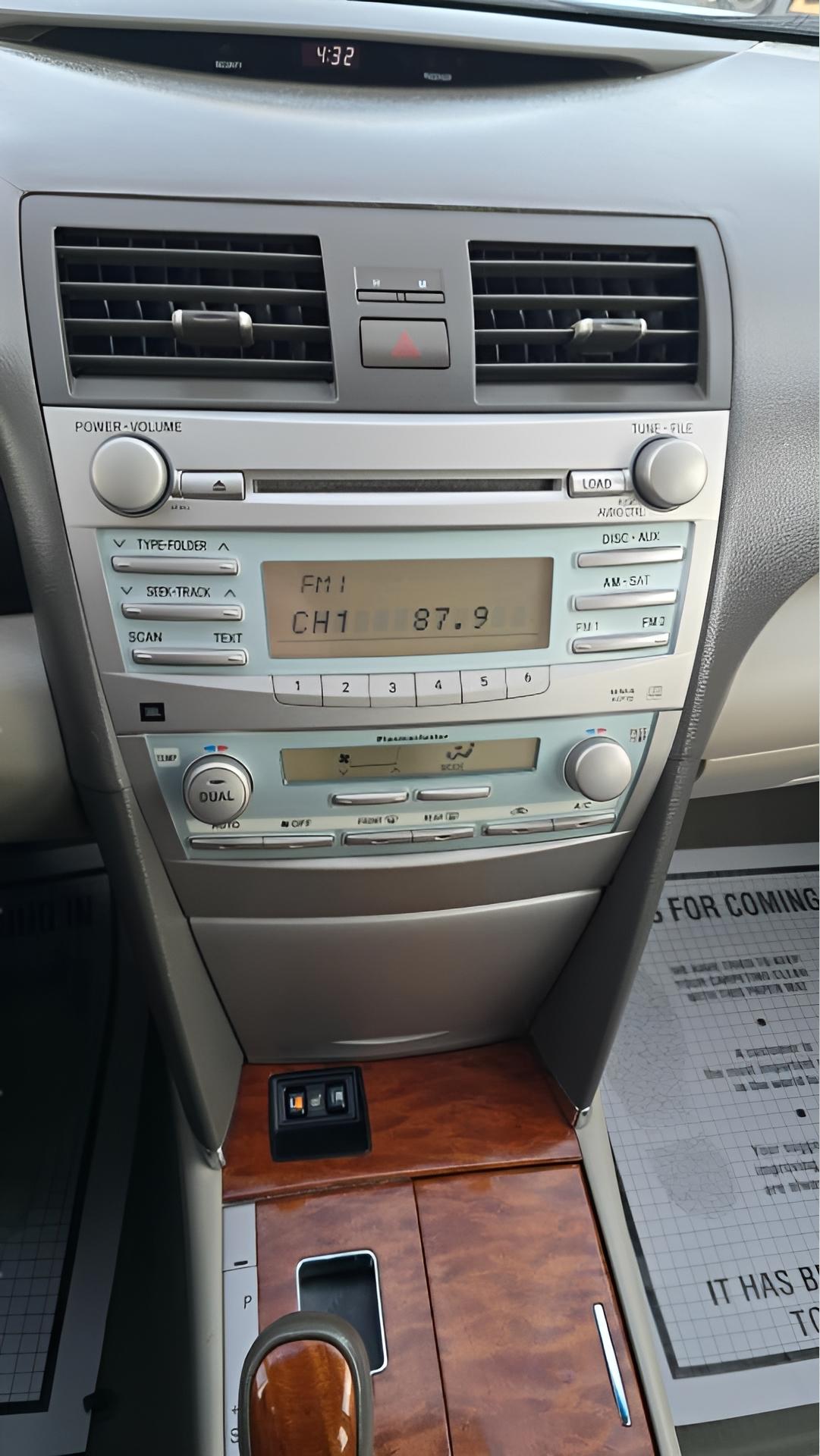 Toyota Camry XLE V6 6-Spd AT 2009