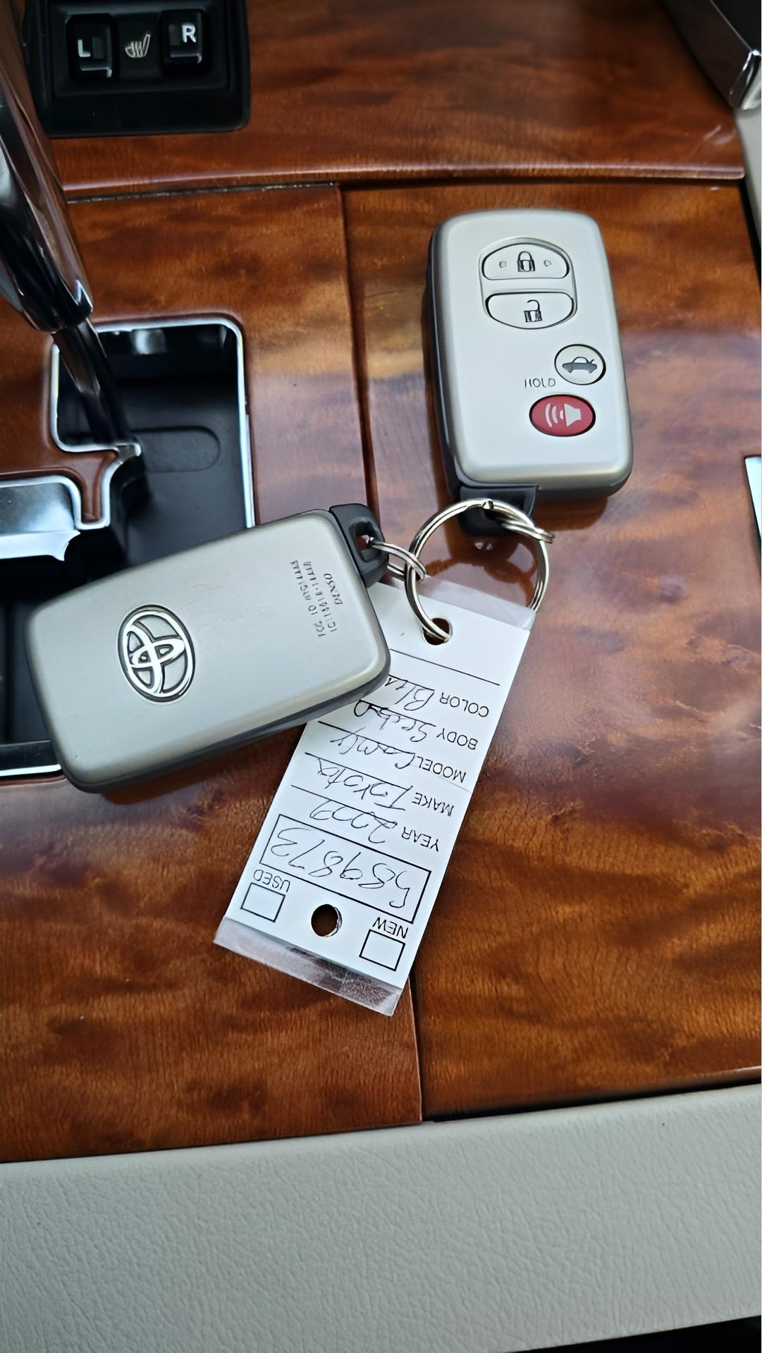 Toyota Camry XLE V6 6-Spd AT 2009