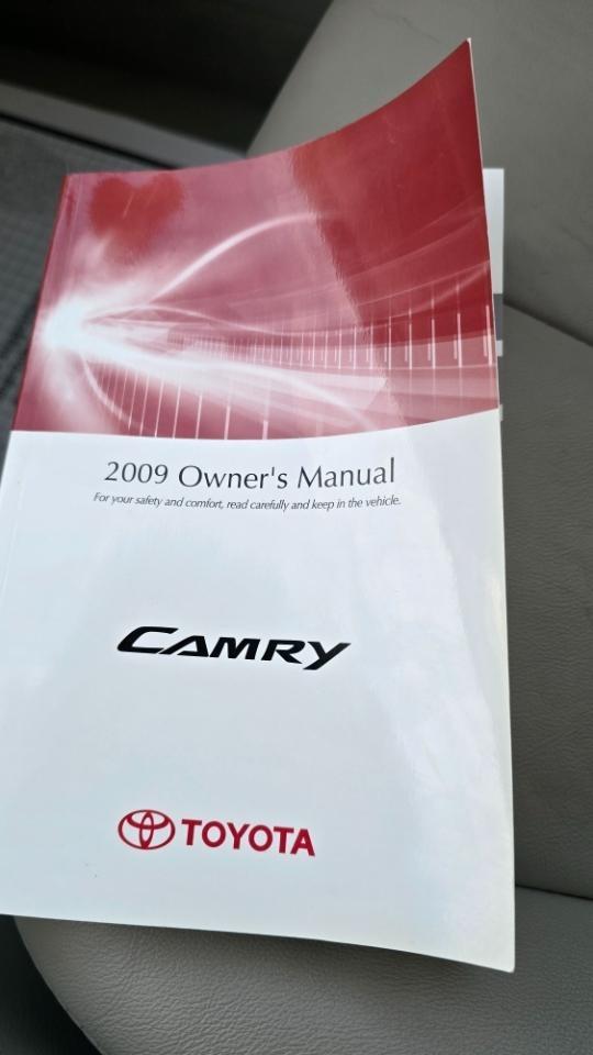 Toyota Camry XLE V6 6-Spd AT 2009