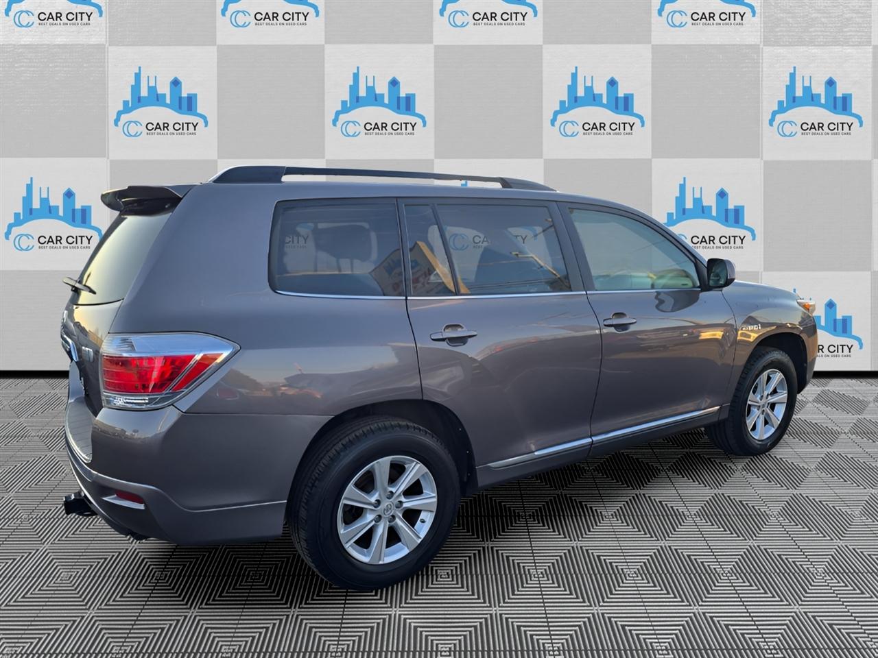 Toyota Highlander Hybrid 4WD 2013