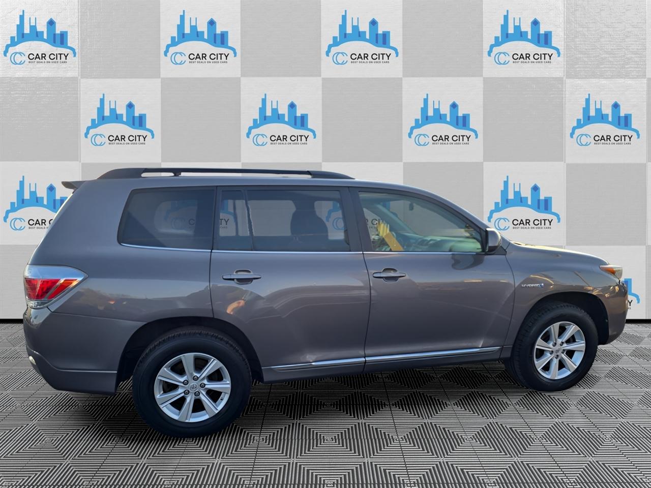 Toyota Highlander Hybrid 4WD 2013