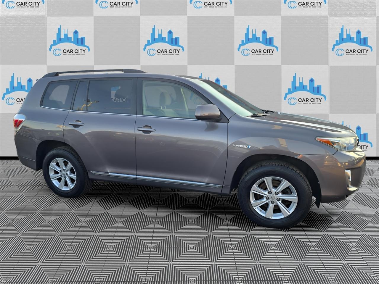 Toyota Highlander Hybrid 4WD 2013