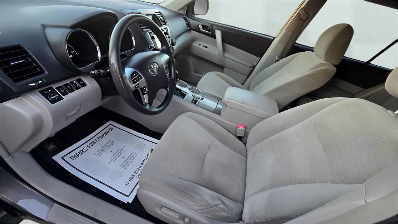 Toyota Highlander Hybrid 4WD 2013