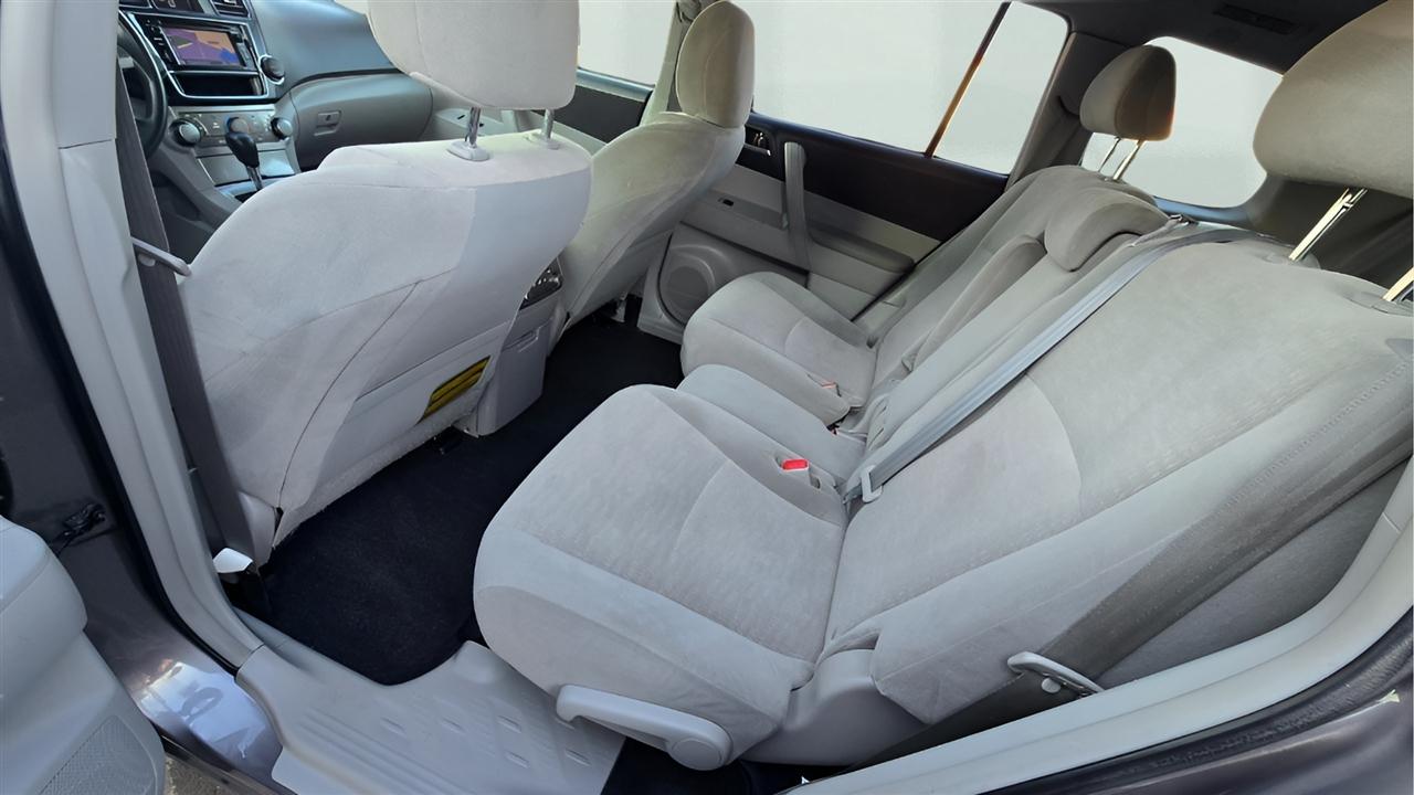 Toyota Highlander Hybrid 4WD 2013