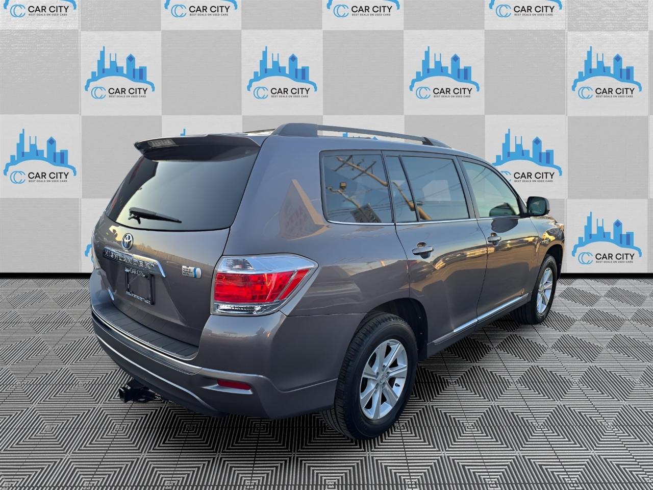 Toyota Highlander Hybrid 4WD 2013