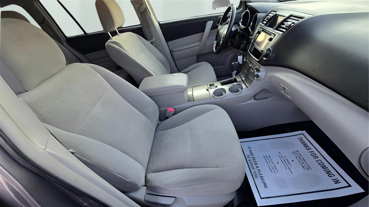 Toyota Highlander Hybrid 4WD 2013