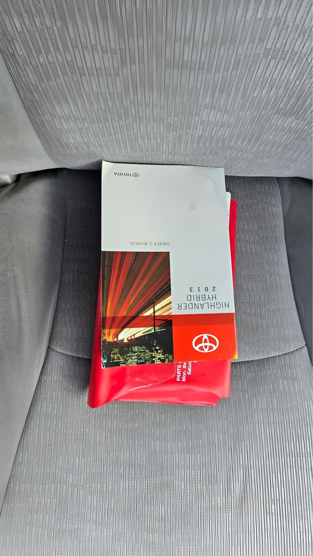 Toyota Highlander Hybrid 4WD 2013