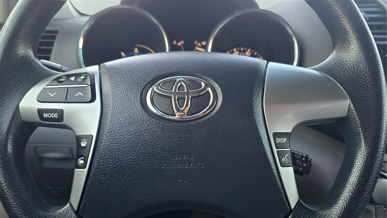 Toyota Highlander Hybrid 4WD 2013