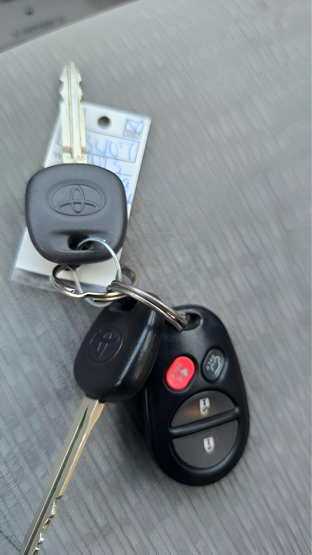 Toyota Highlander Hybrid 4WD 2013