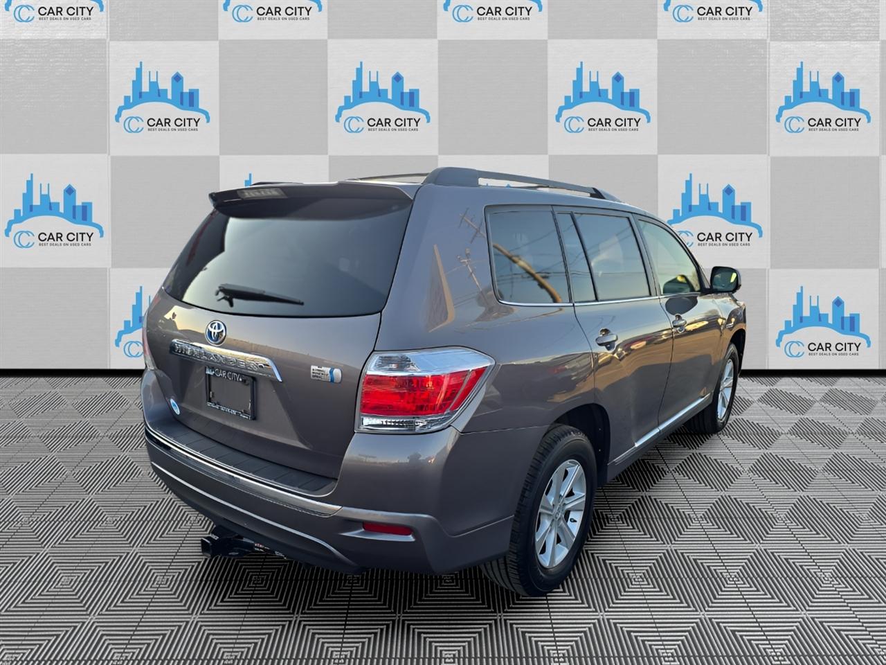 Toyota Highlander Hybrid 4WD 2013