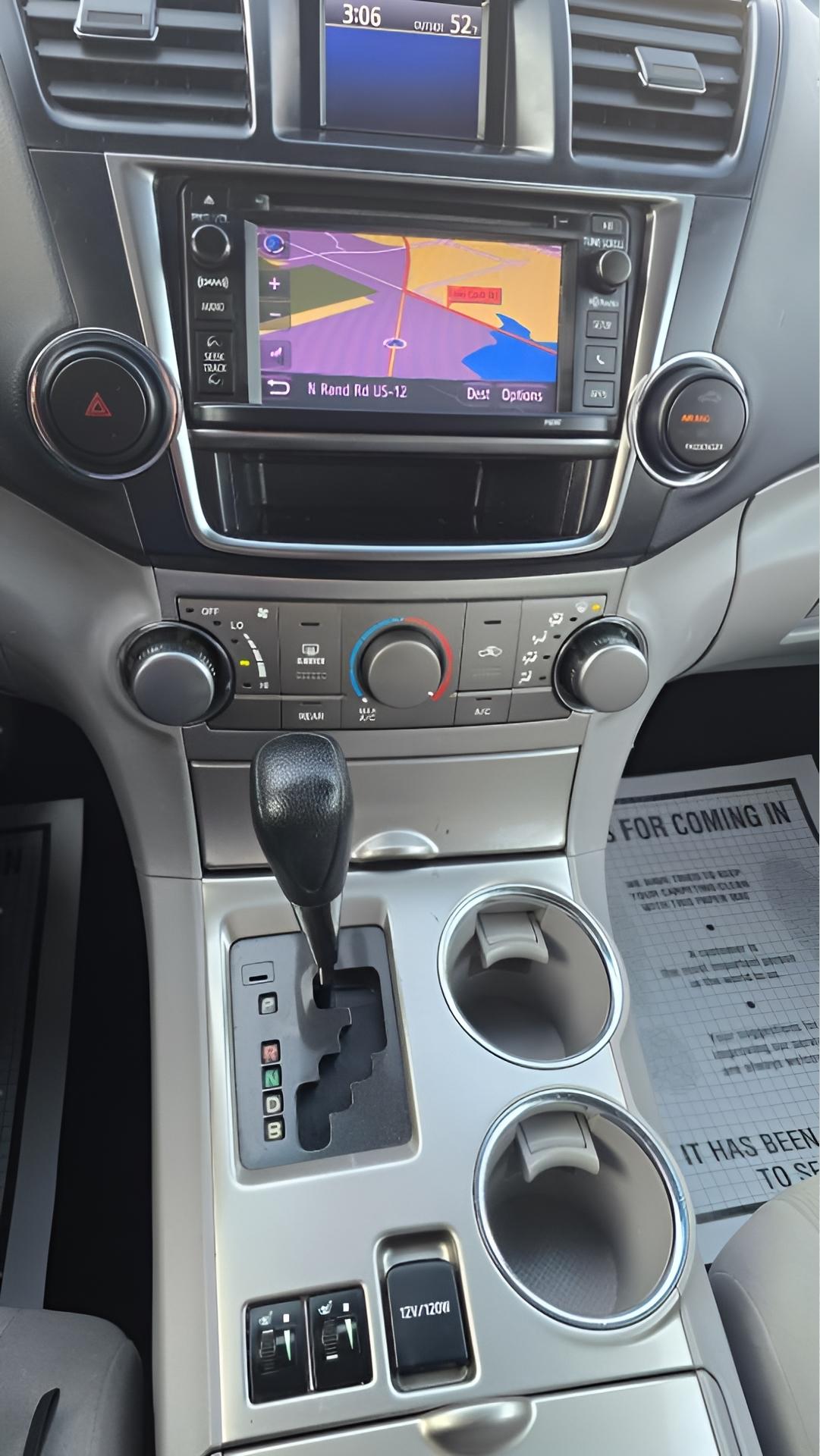 Toyota Highlander Hybrid 4WD 2013