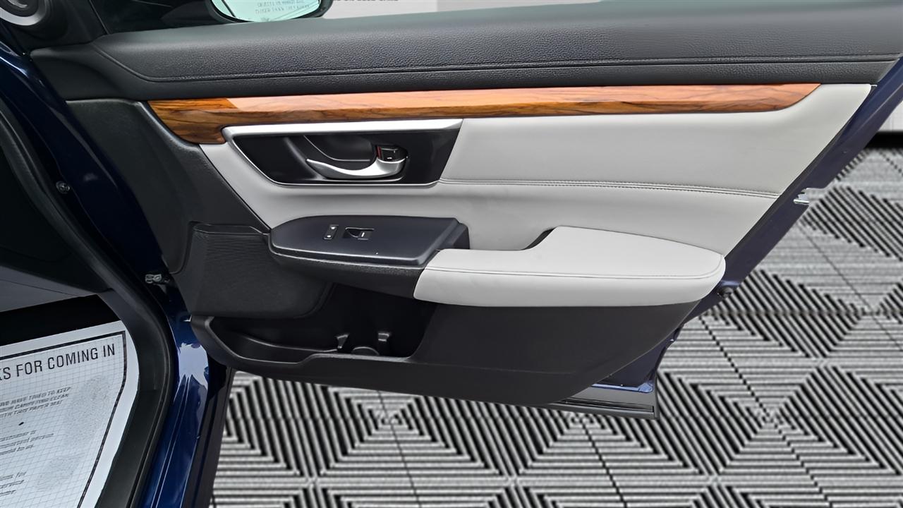 Honda CR-V Touring 2WD 2018