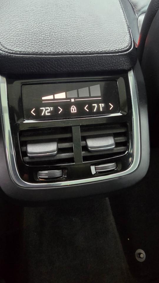 Volvo XC90 T6 Momentum AWD 2018