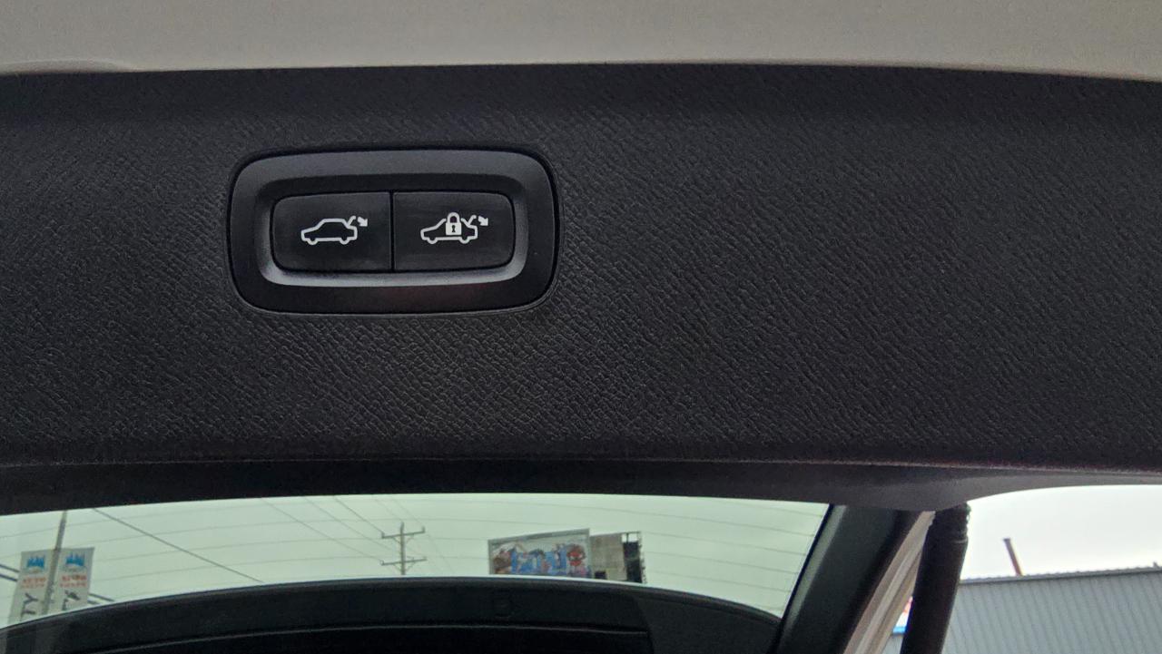 Volvo XC90 T6 Momentum AWD 2018