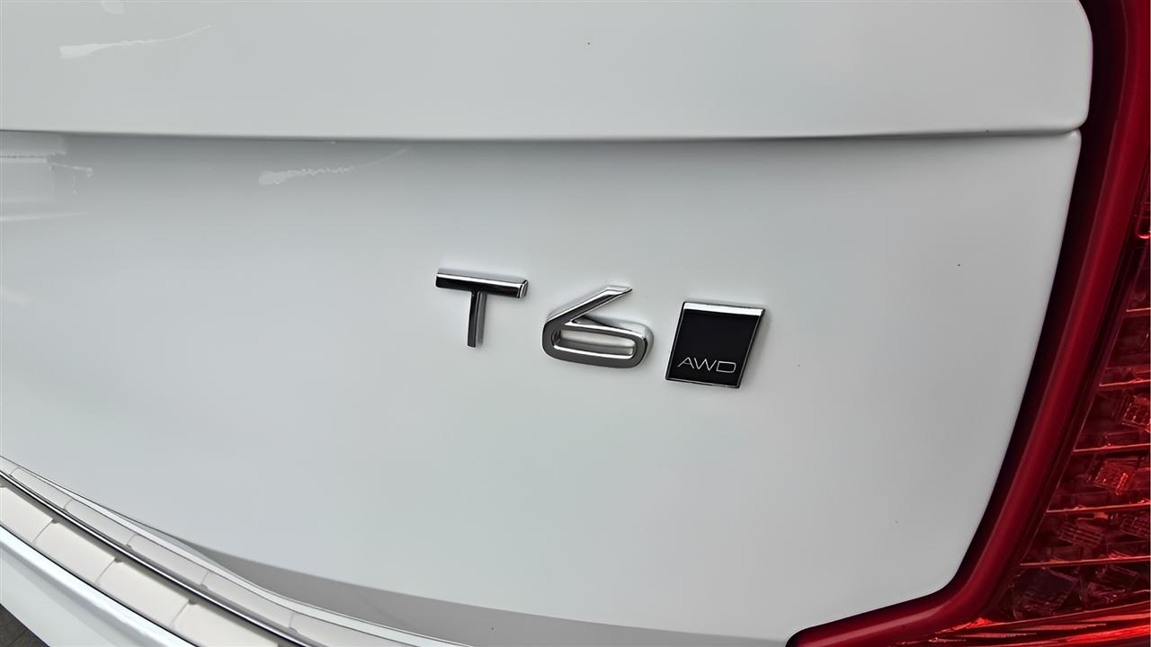 Volvo XC90 T6 Momentum AWD 2018