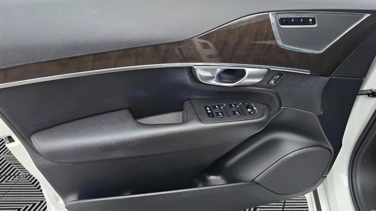 Volvo XC90 T6 Momentum AWD 2018