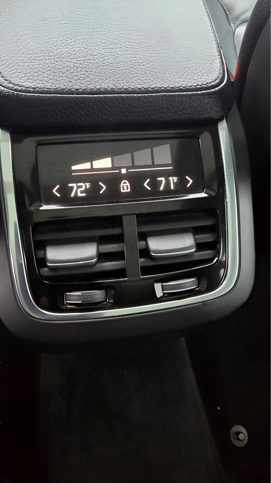 Volvo XC90 T6 Momentum AWD 2018