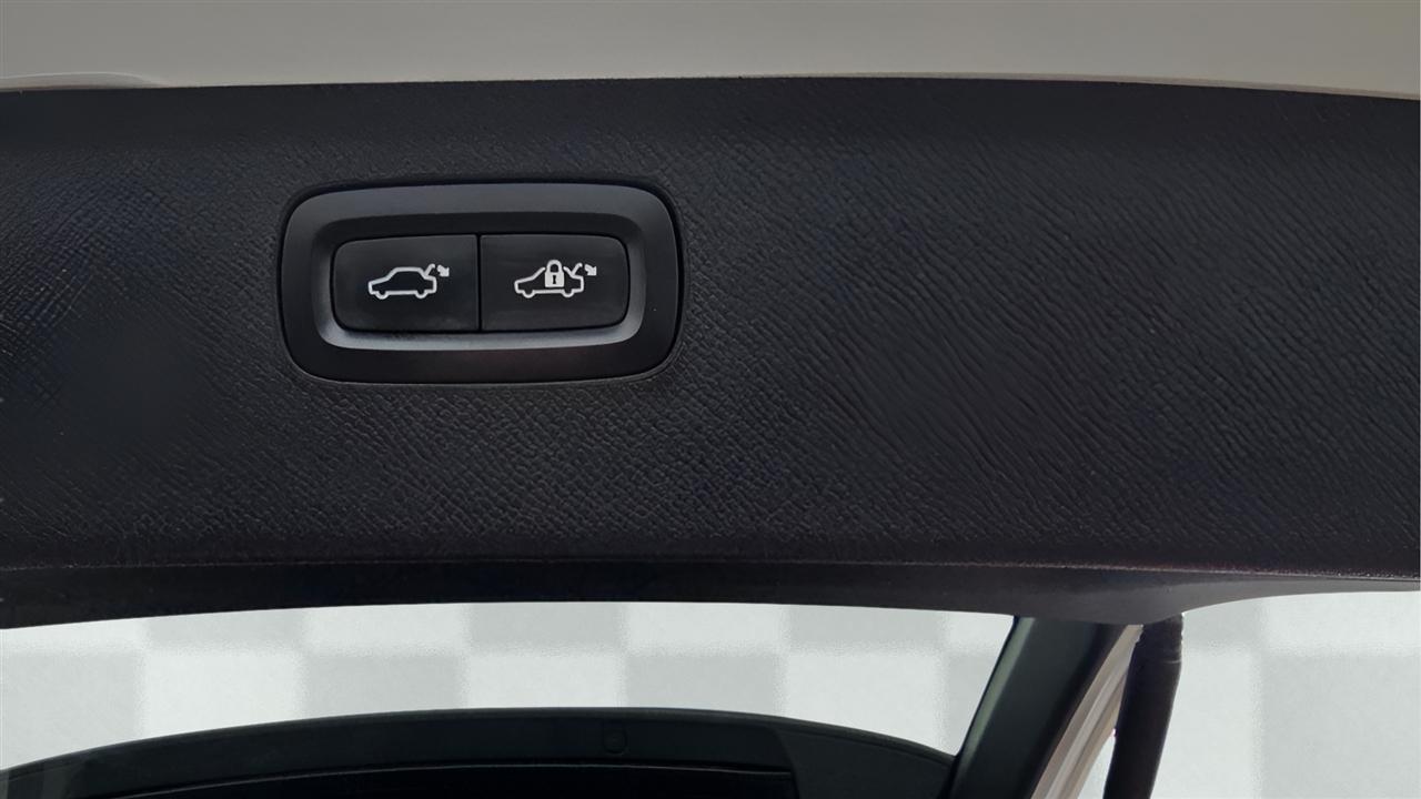 Volvo XC90 T6 Momentum AWD 2018