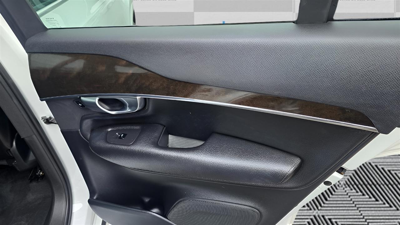 Volvo XC90 T6 Momentum AWD 2018