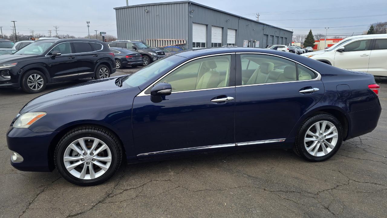 Lexus ES 350 Sedan 2012